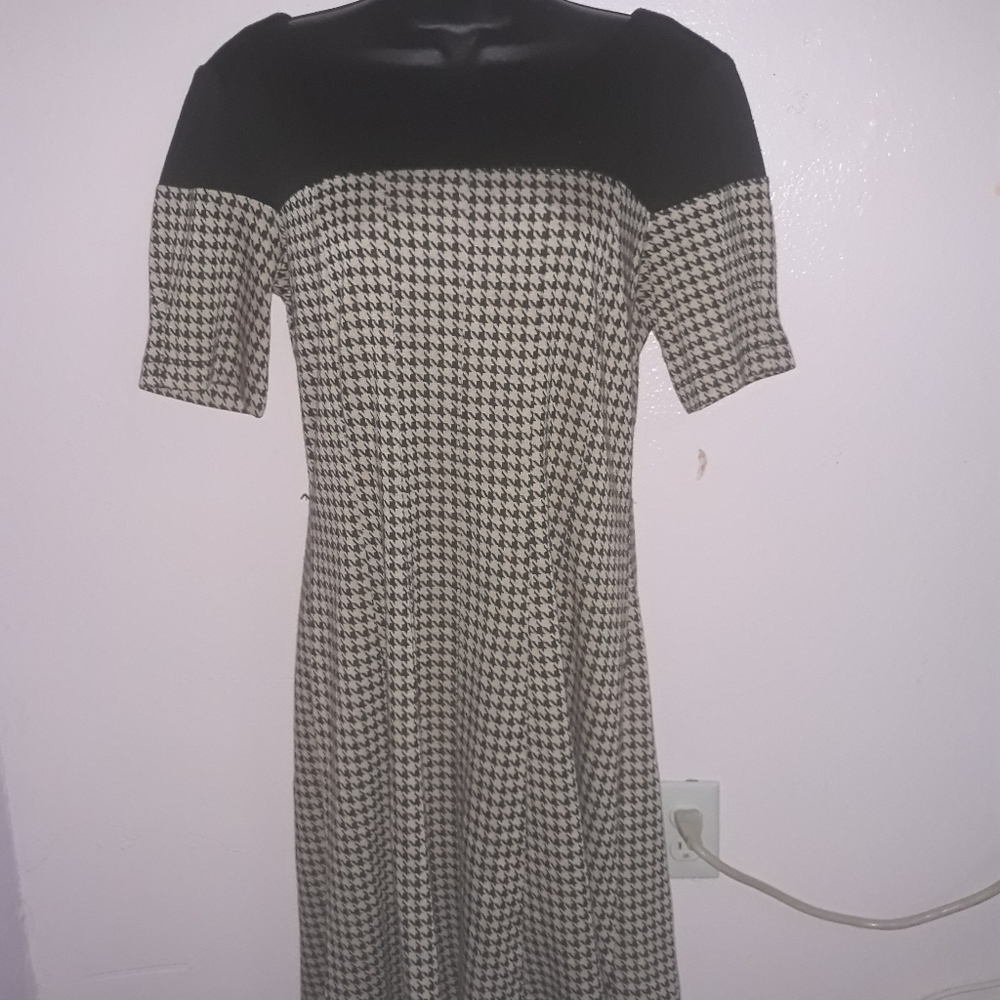 Knee length patterned dress
